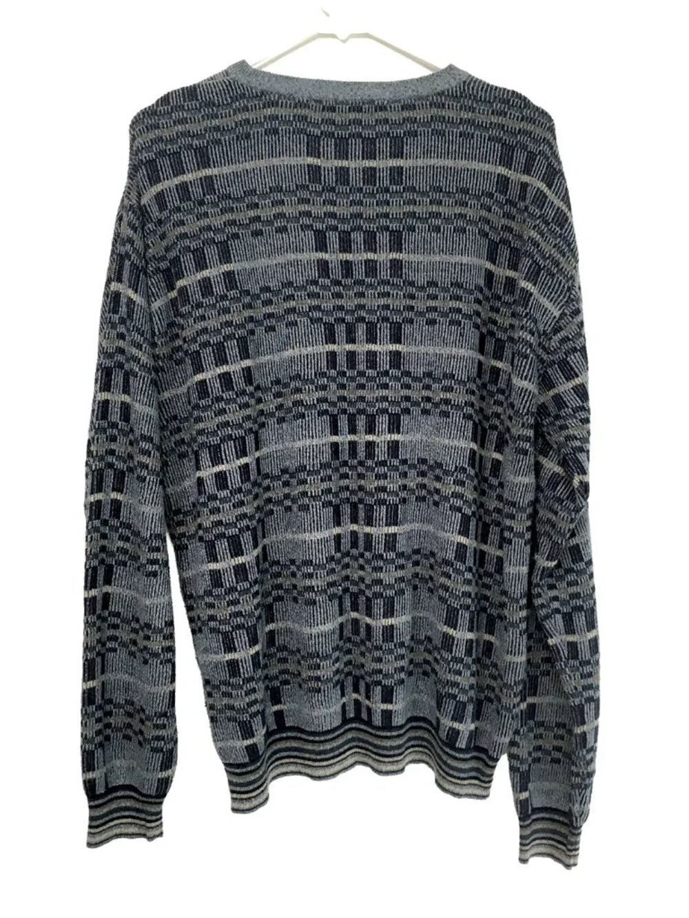 Northern Isles Men's Blue Pattern Sweater Size Large